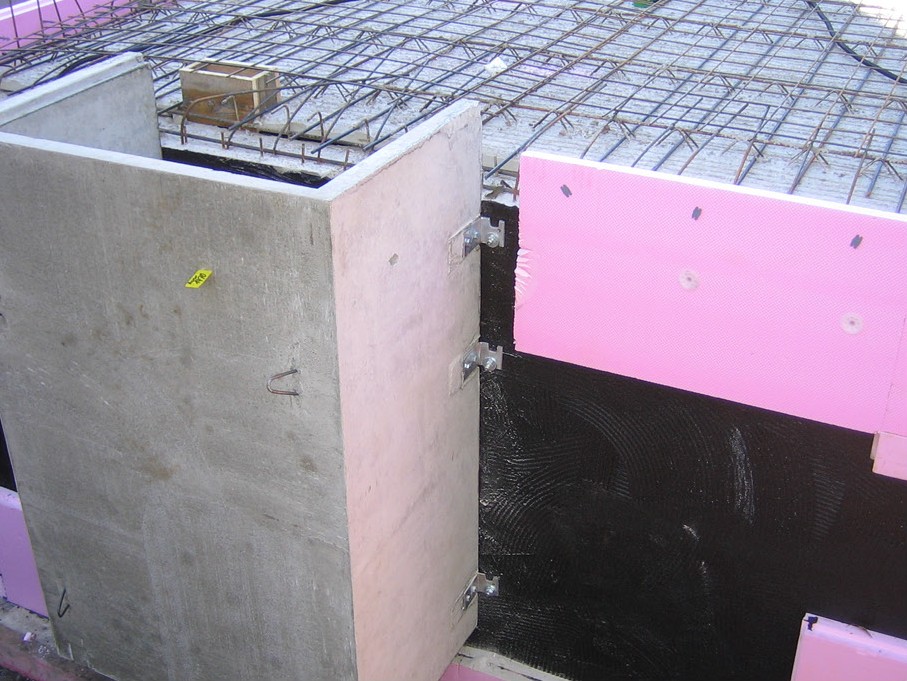Betonlichtschacht bei Rohbau