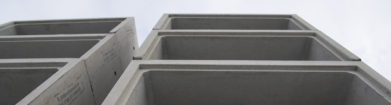 Betonlichtschacht Stapel auf Produktionsgelände